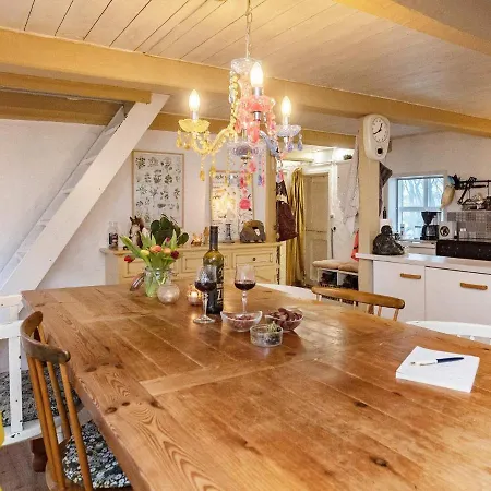 Holiday home Clxix *